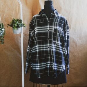 ✨H&M Oversized Plaid Button-Up Shirt – Size M